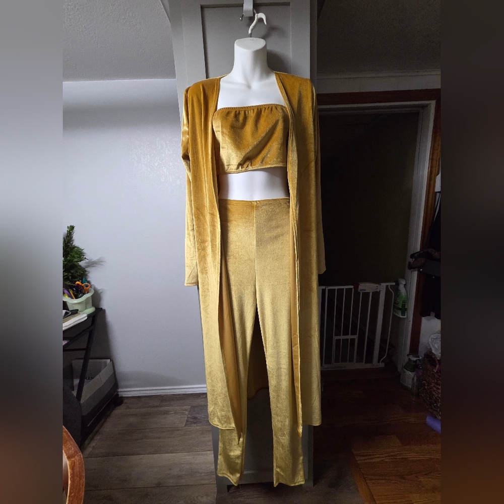 Chic Gold Velvet Ensemble
